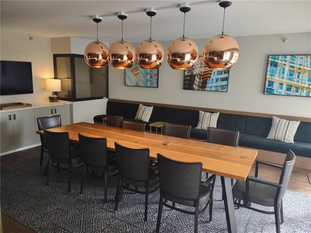 433 7th St Unit 1603, Minneapolis, MN 55415 - dining area featuring wood finished floors