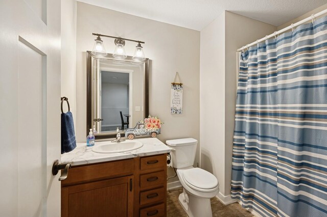 13362 Jefferson St, Becker, MN 55308 - full bath featuring vanity, toilet, and curtained shower