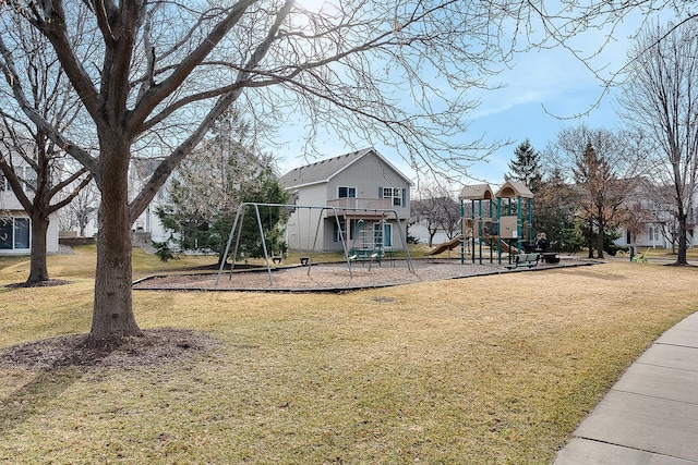 7539 Derby Ln, Shakopee, MN 55379 - view of front facade with a front lawn