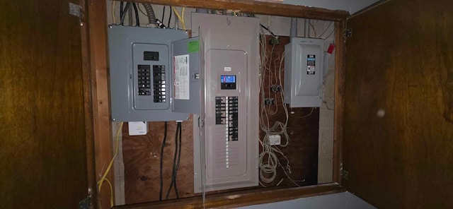 17548 749th Ave, Albert Lea Twp, MN 56007 - utilities with electric panel