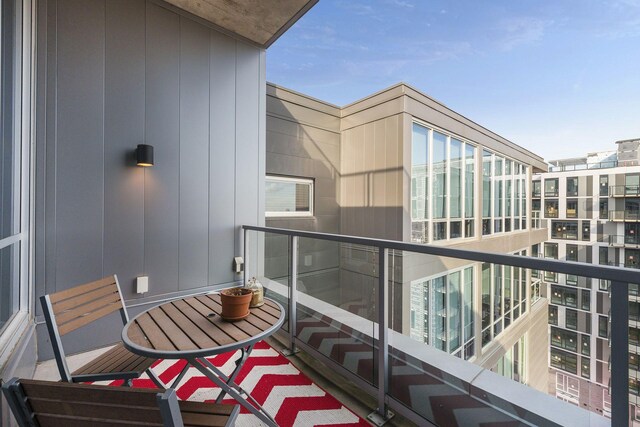 901 2nd St Unit 905, Minneapolis, MN 55415 - view of balcony