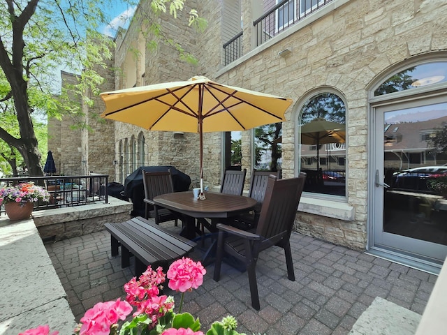 650 Main St N Unit B05, Stillwater, MN 55082 - view of patio with outdoor dining space