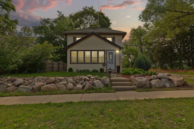 721 1st St N, Waterville, MN 56096 - view of traditional home