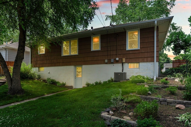 5625 Upton Ave S, Minneapolis, MN 55410 - view of side of home