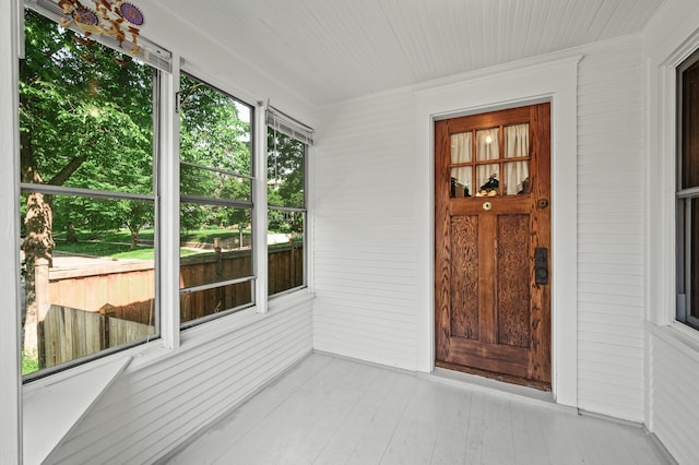 2059 Iglehart Ave, Saint Paul, MN 55104 - doorway to property featuring covered porch