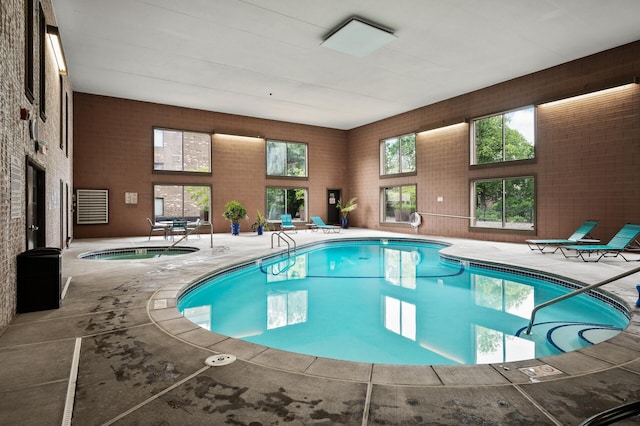 7510 Cahill Rd Unit 211B, Edina, MN 55439 - view of indoor community pool