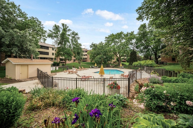 7510 Cahill Rd Unit 211B, Edina, MN 55439 - community pool with a patio area and an outdoor structure