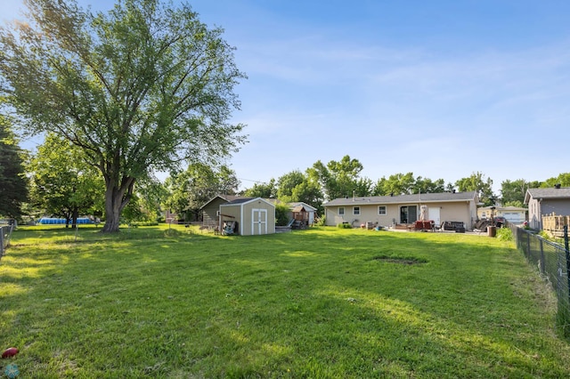 226 12th Ave W, West Fargo, ND 58078 - view of yard with a patio