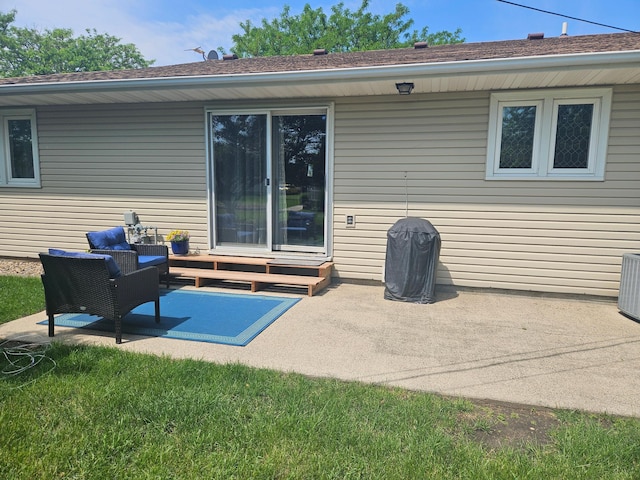 1427 Canary Dr, Albert Lea, MN 56007 - rear view of property featuring a patio area