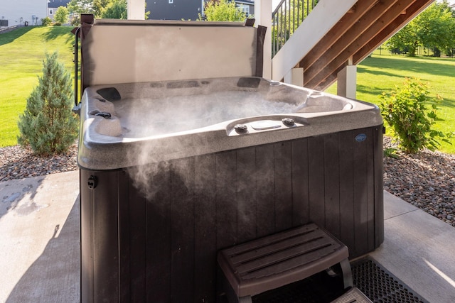 10329 Kentucky Ave N, Brooklyn Park, MN 55445 - exterior view of a hot tub