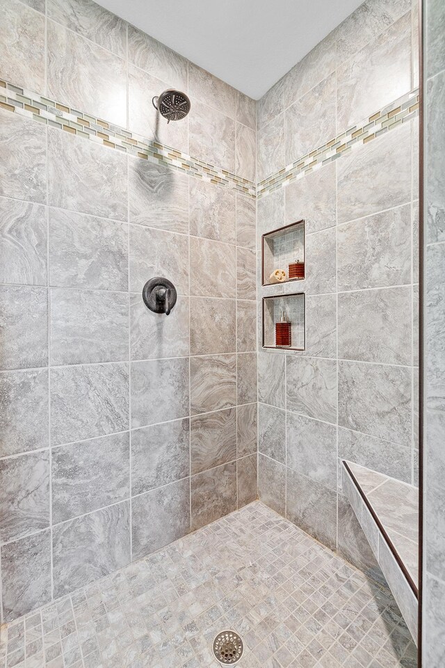3546 230th St E, Prior Lake, MN 55372 - full bath featuring a tile shower