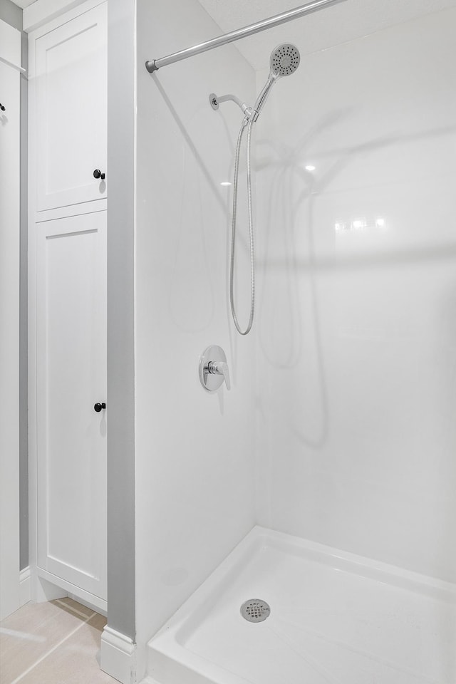 3546 230th St E, Prior Lake, MN 55372 - bathroom featuring a shower