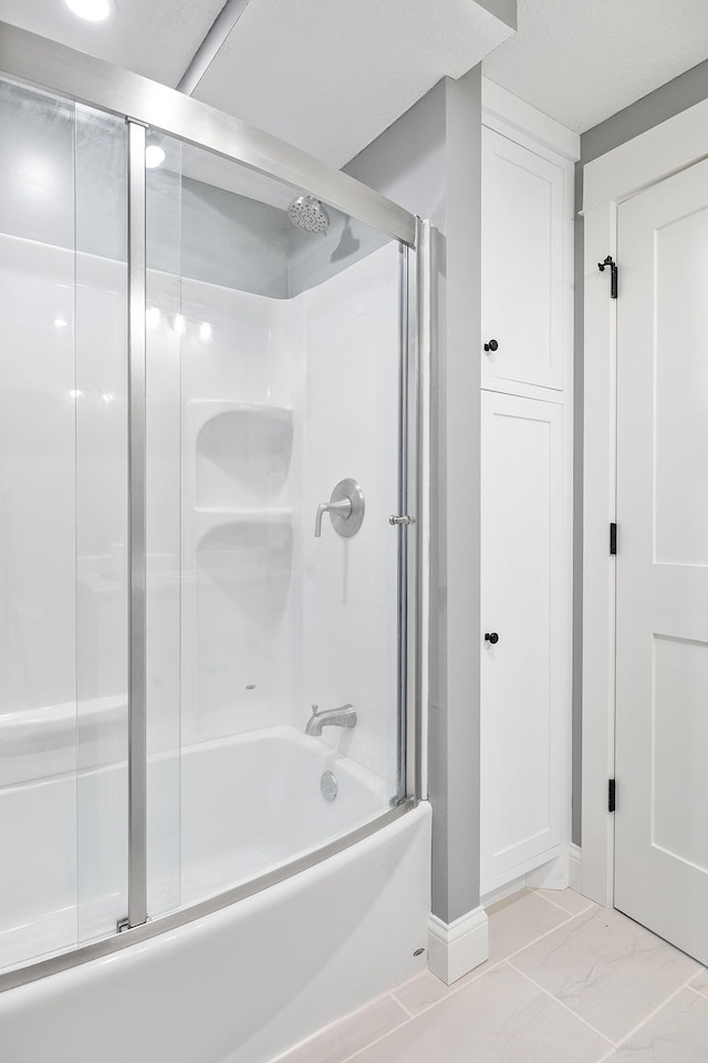 3546 230th St E, Prior Lake, MN 55372 - full bath featuring enclosed tub / shower combo and baseboards