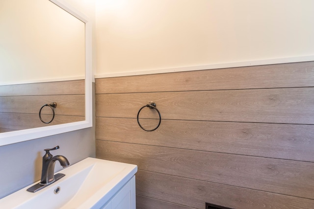 471 Tyrol Dr, Brainerd, MN 56401 - bathroom featuring vanity