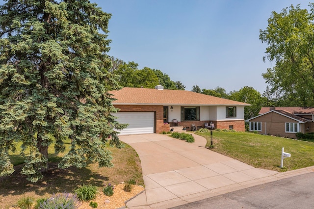 471 Tyrol Dr, Brainerd, MN 56401 - single story home featuring brick siding, a front lawn, an attached garage, driveway, and roof with shingles