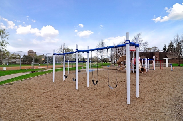 890 Hunt Pl, Saint Paul, MN 55114 - view of community playground