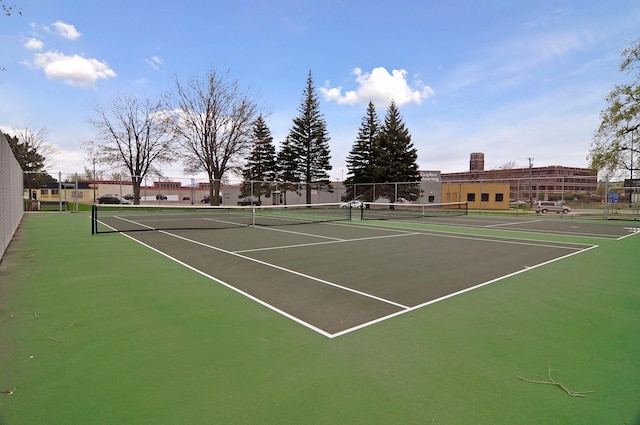 890 Hunt Pl, Saint Paul, MN 55114 - view of tennis court with community basketball court