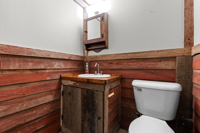6521 Gleason Rd, Edina, MN 55439 - bathroom featuring toilet and vanity