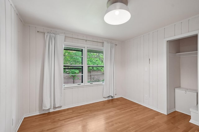 1346 Como Ave, Saint Paul, MN 55108 - unfurnished bedroom featuring light wood-style floors and baseboards