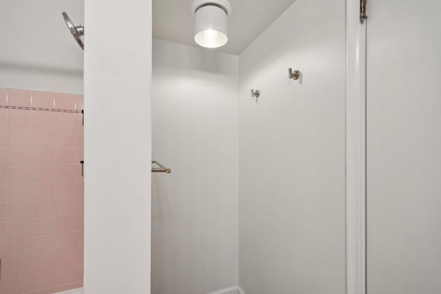 1346 Como Ave, Saint Paul, MN 55108 - bathroom featuring a shower
