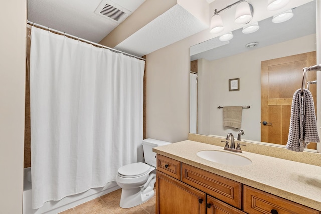 9256 Gateway Ln, Eden Prairie, MN 55347 - full bathroom featuring toilet, vanity, shower / bathtub combination with curtain, and tile patterned flooring