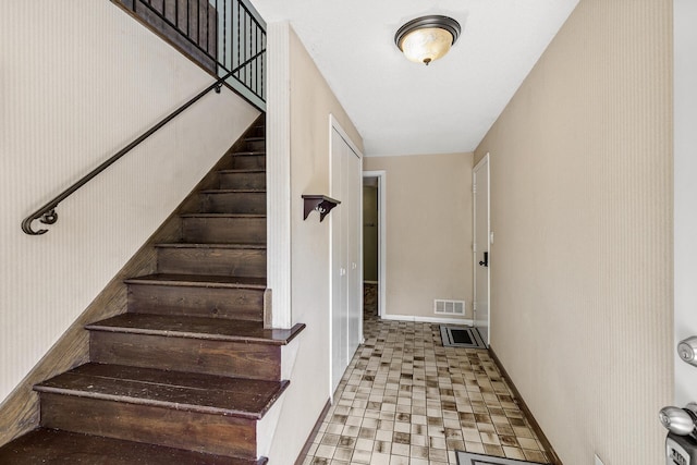 1989 Park Dr, Saint Paul, MN 55119 - stairway with baseboards