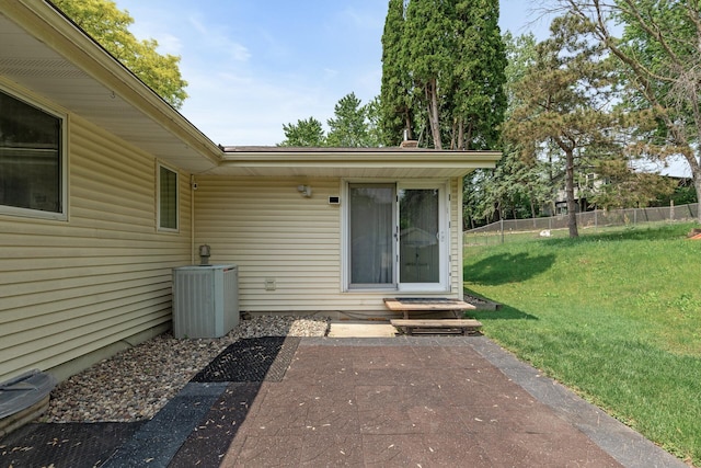 1989 Park Dr, Saint Paul, MN 55119 - property entrance featuring a patio