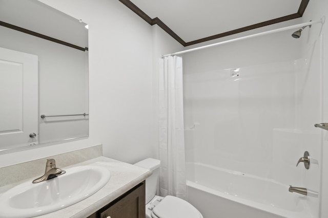 215 Mckay Ave # 59, Alexandria, MN 56308 - full bathroom featuring ornamental molding, vanity, shower / bath combo, and toilet