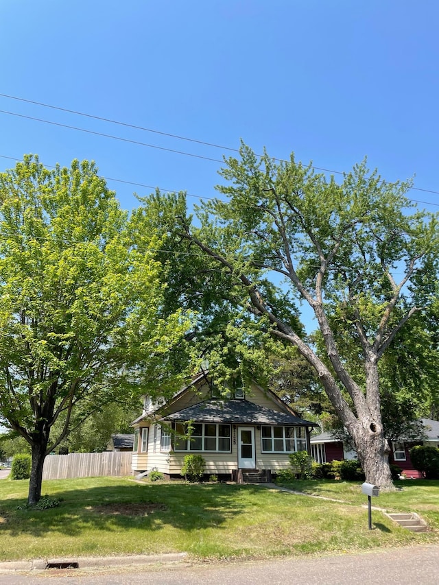 1125 9th Ave SE, Saint Cloud, MN 56304 - view of bungalow-style house