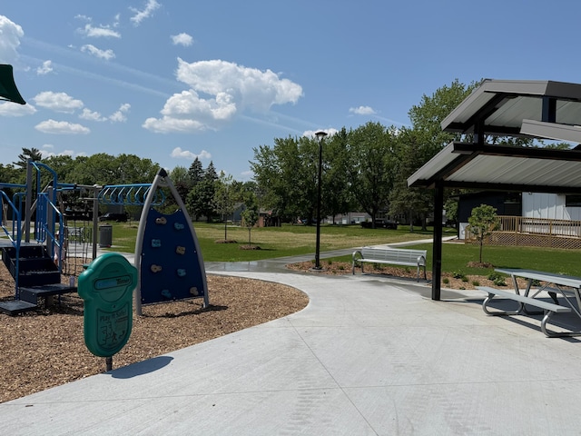 1125 9th Ave SE, Saint Cloud, MN 56304 - community jungle gym featuring a lawn