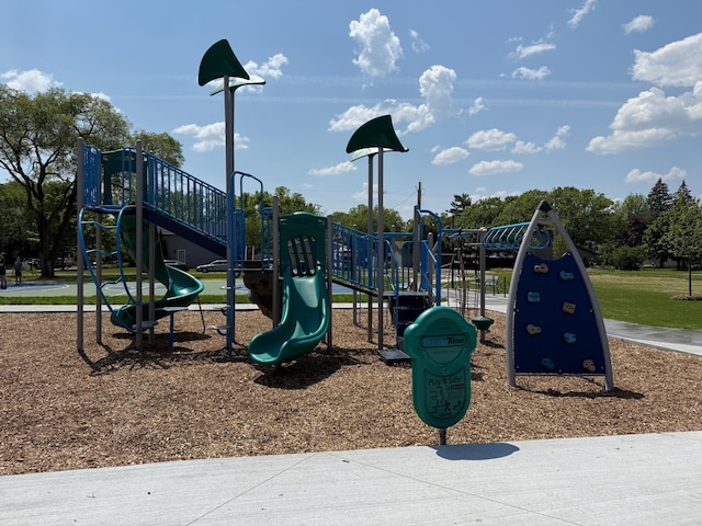 1125 9th Ave SE, Saint Cloud, MN 56304 - view of community play area