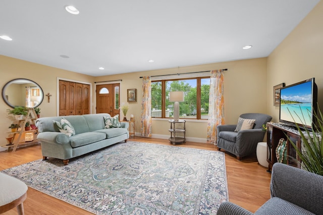 1501 Fraser Dr, Grand Rapids, MN 55744 - living room with light wood finished floors, recessed lighting, and baseboards