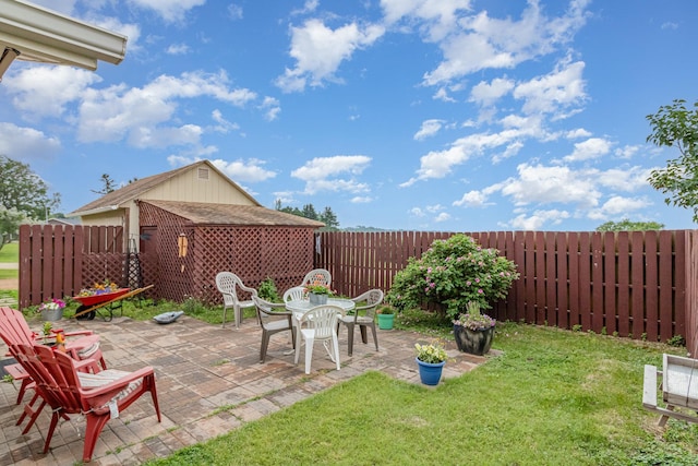 38630 Woodview Ln, Le Center, MN 56057 - fenced backyard featuring a patio