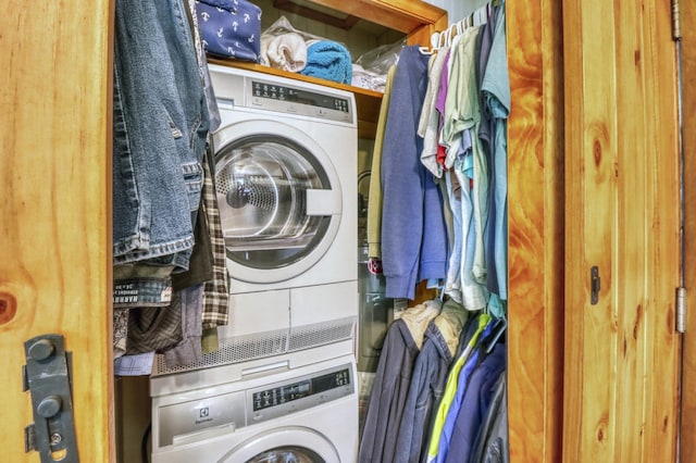 45909 Lands End Rd, Vergas, MN 56587 - laundry area featuring stacked washer / drying machine