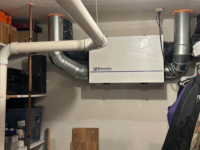 905 Fair Ave, Park Rapids, MN 56470 - utilities featuring a heating unit
