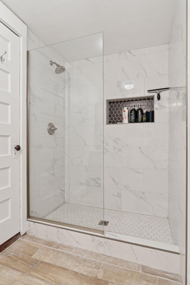 1219 6th St NE, Minneapolis, MN 55413 - bathroom featuring a tile shower