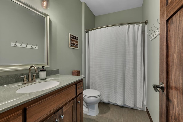 944 Cove Ct NW, Sauk Rapids, MN 56379 - full bathroom with vanity, toilet, and curtained shower