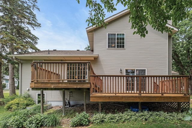 6956 Delarosa Ct, Inver Grove Heights, MN 55076 - rear view of property featuring a wooden deck