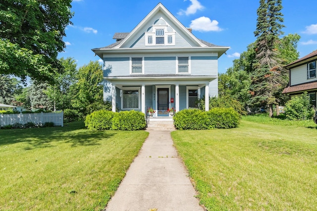 922 Fillmore St, Alexandria, MN 56308 - american foursquare style home featuring a porch