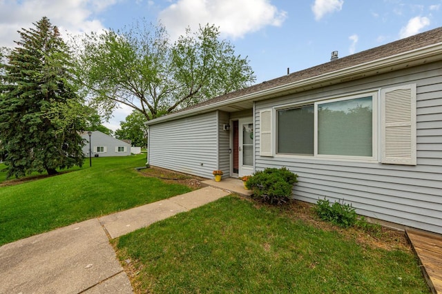 5214 148th St W, Apple Valley, MN 55124 - view of front facade featuring a front yard