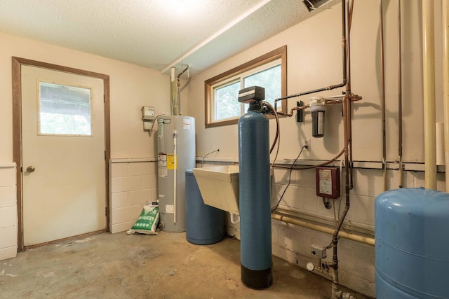 20619 Hillcrest Rd, Elizabeth Twp, MN 56537 - utility room featuring water heater