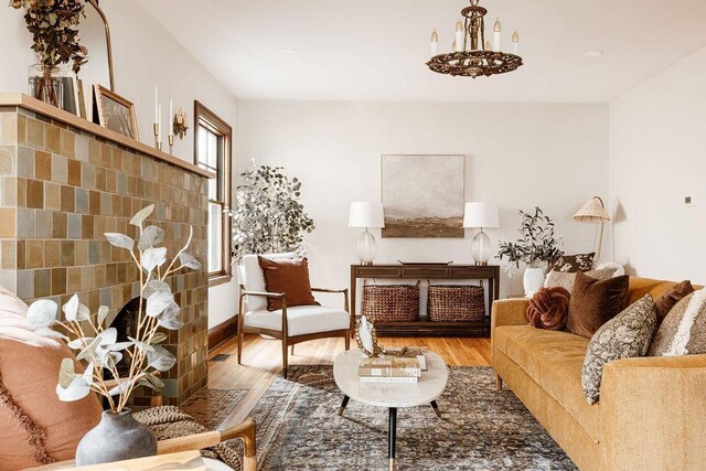 2137 Wellesley Ave, Saint Paul, MN 55105 - living area featuring wood finished floors