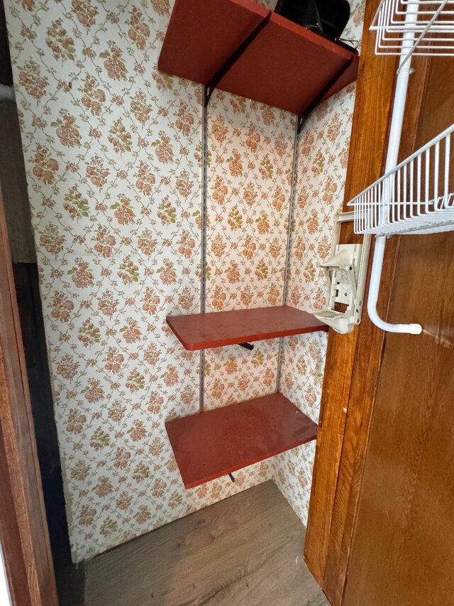 301 Legion Field Rd, Marshall, MN 56258 - detailed view of wood finished floors