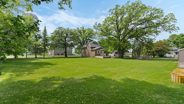 401 Main St, Osakis, MN 56360 - view of green lawn