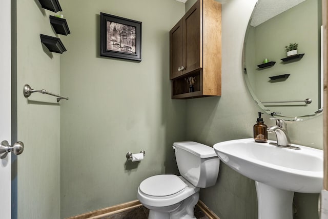 15359 Foliage Ave Unit 501, Apple Valley, MN 55124 - bathroom with toilet and baseboards