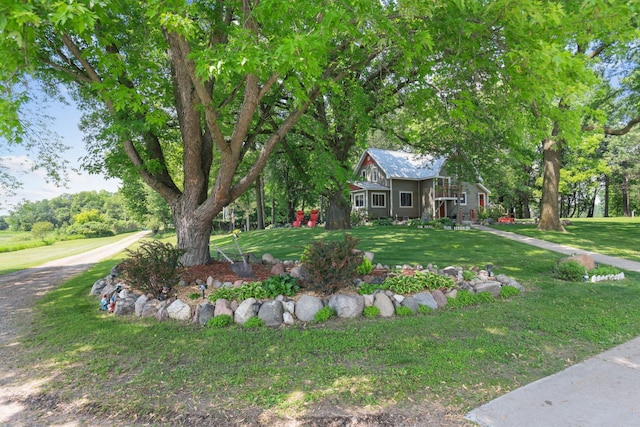 35301 Lily St NW, Springvale Twp, MN 55008 - view of front of house featuring a front yard