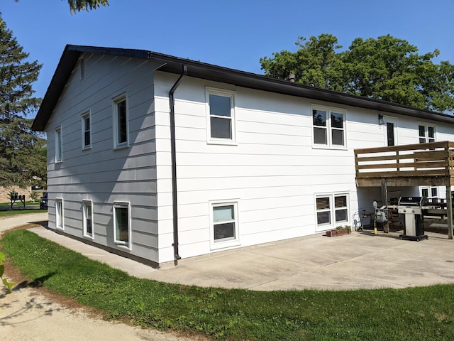 1101 Spring Creek Rd, Northfield, MN 55057 - back of property featuring a patio area