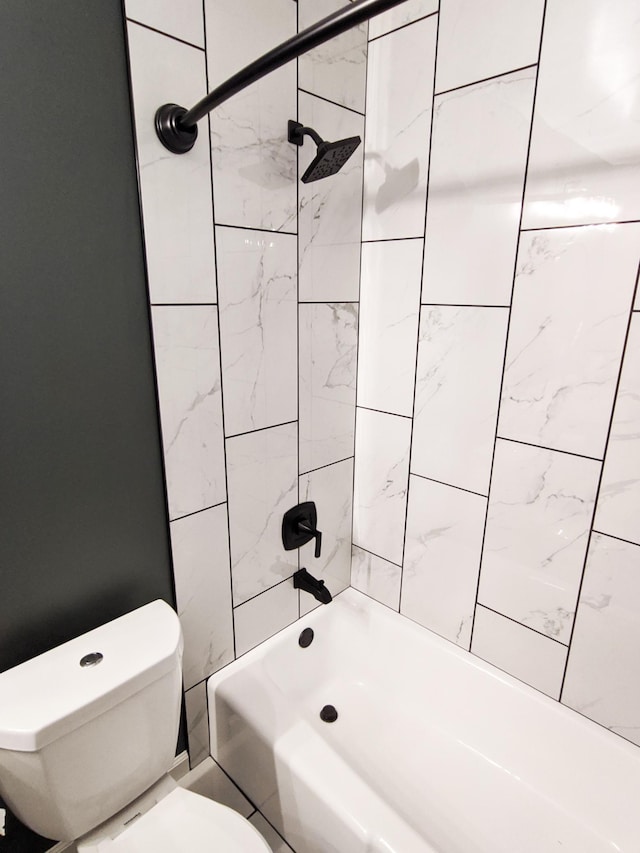 1101 Spring Creek Rd, Northfield, MN 55057 - full bath with toilet and shower / tub combination