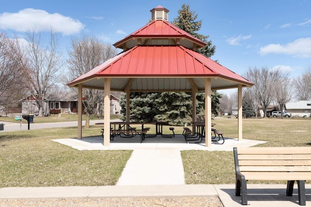 5220 Hummingbird Ln Unit 176, Farmington, MN 55024 - view of property's community featuring a gazebo and a yard