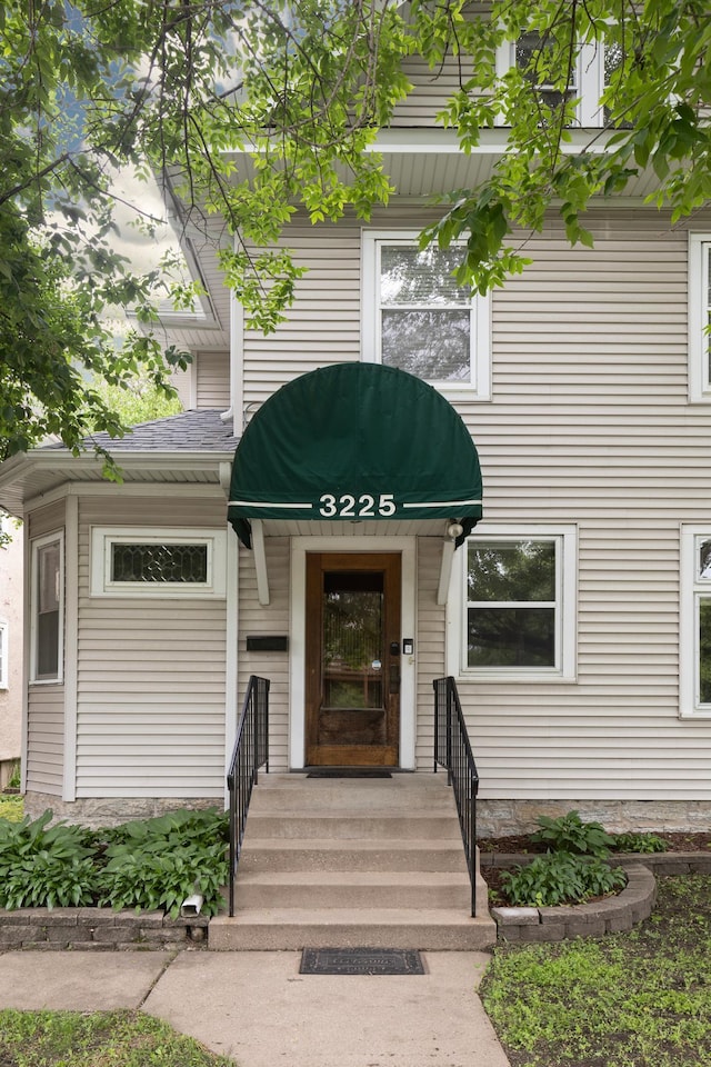 3225 Hennepin Ave, Minneapolis, MN 55408 - view of doorway to property